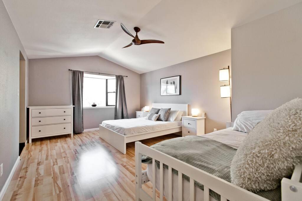 Bright, Modern 4Br With Beautiful Backyard & Pool! Βίλα Λας Βέγκας Εξωτερικό φωτογραφία